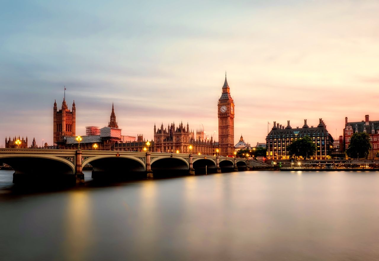 英国留学申请服务比较概览